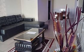 Yp-made Luxurious 1 & 2 Bedroom Apartments